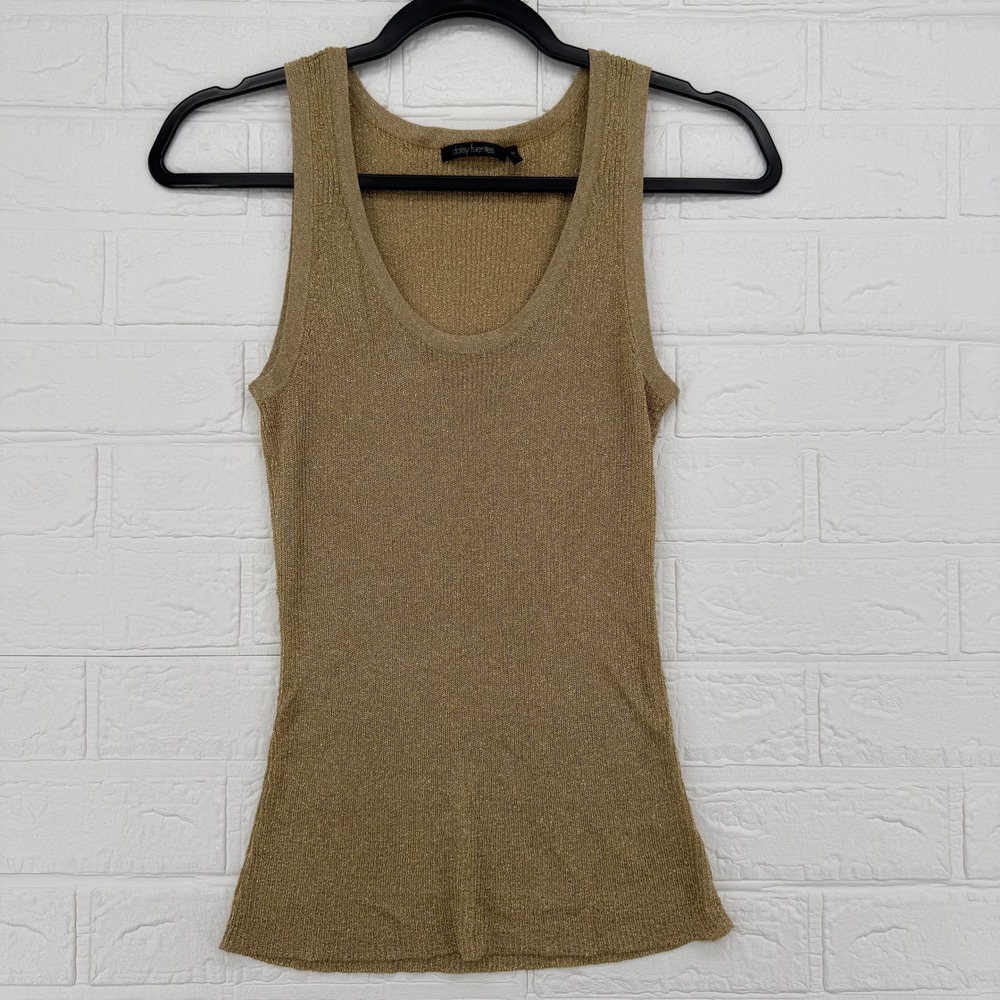 Daisy Fuentes Tank Top Womens Size M Gold Metallic Shimmer Scoop Neck Knit 870